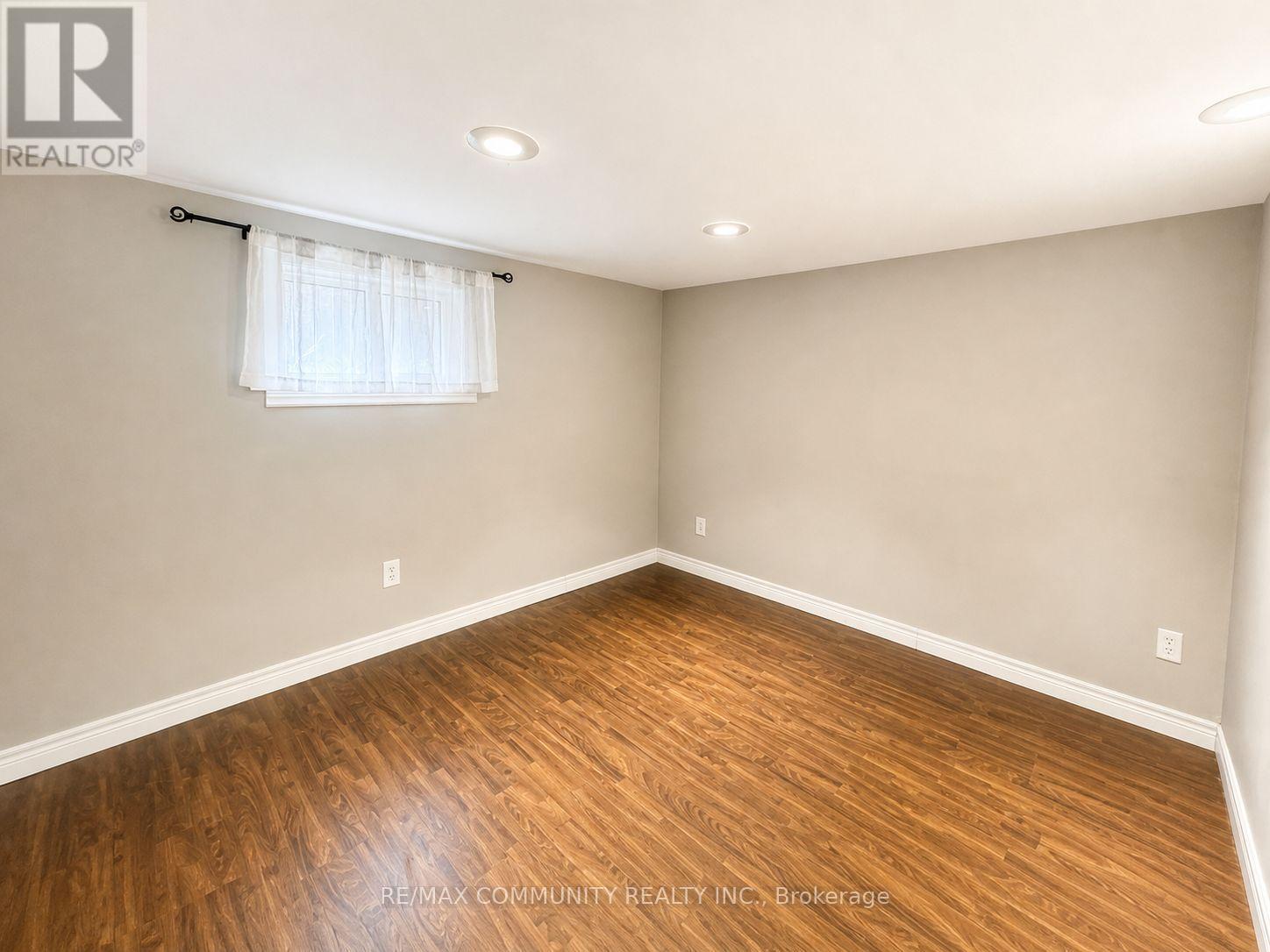 386 Whitney Avenue, Hamilton, ON - Indoor Photo Showing Other Room