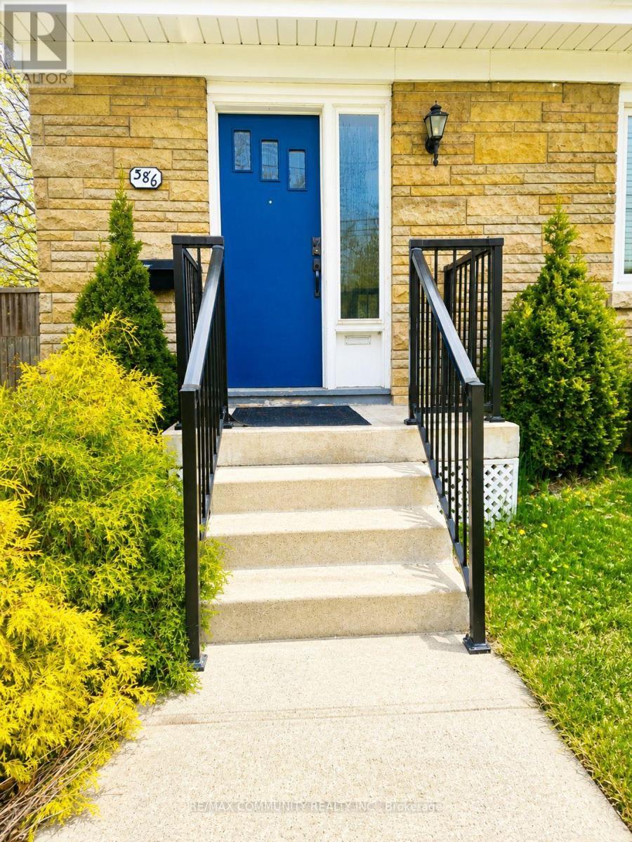 386 Whitney Avenue, Hamilton, ON - Outdoor With Exterior