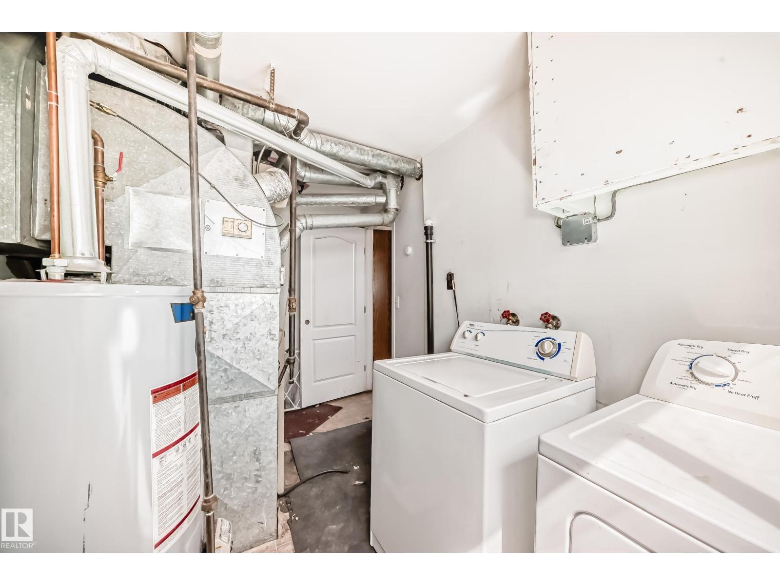 12825 102 St Nw, Edmonton, AB - Indoor Photo Showing Laundry Room