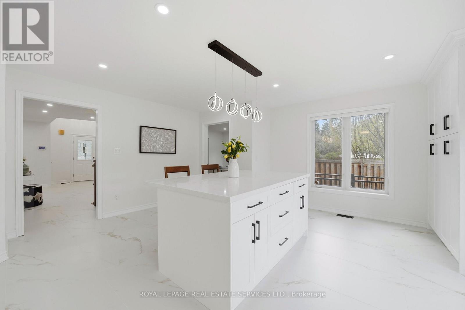 2531 Morrison Avenue, Mississauga, ON - Indoor Photo Showing Other Room