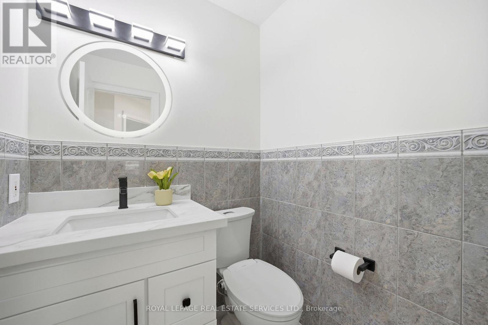 2531 Morrison Avenue, Mississauga, ON - Indoor Photo Showing Bathroom