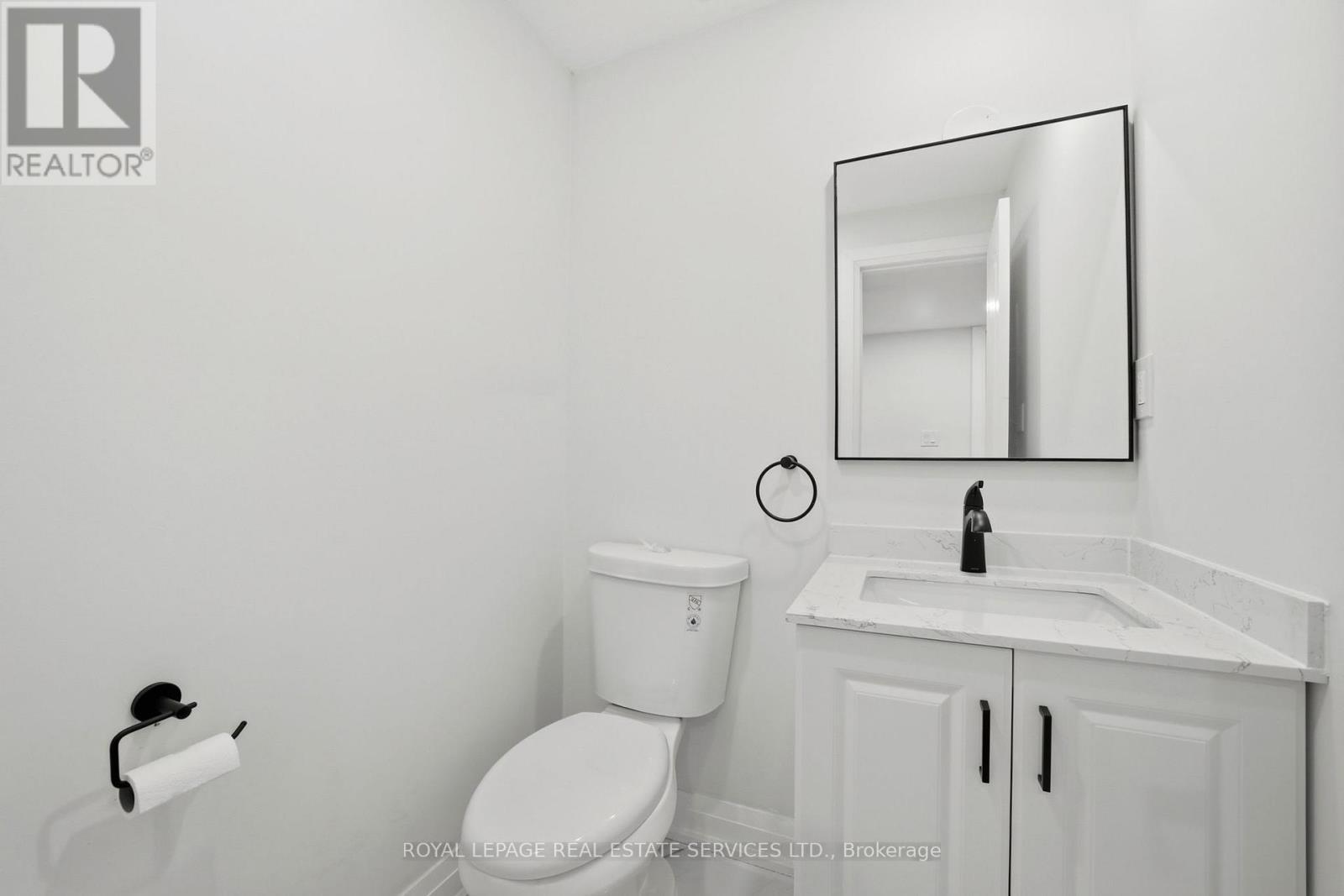 2531 Morrison Avenue, Mississauga, ON - Indoor Photo Showing Bathroom
