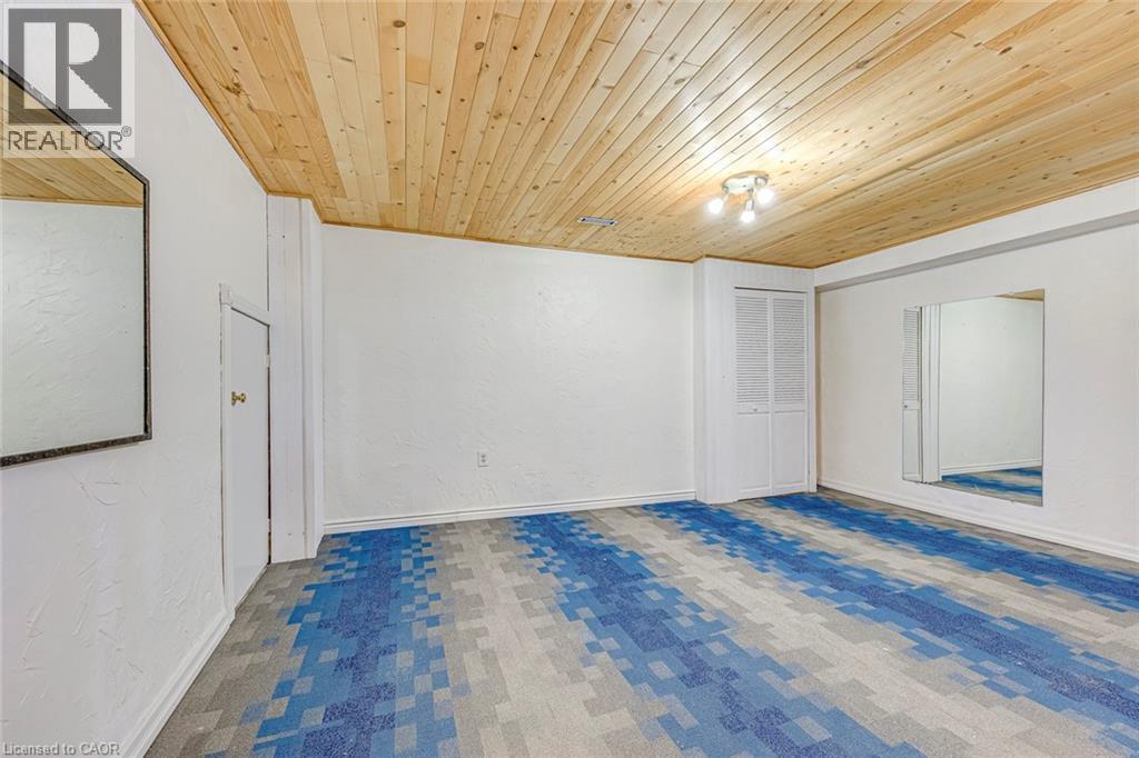 43 Niska Drive, Waterdown, ON - Indoor Photo Showing Other Room