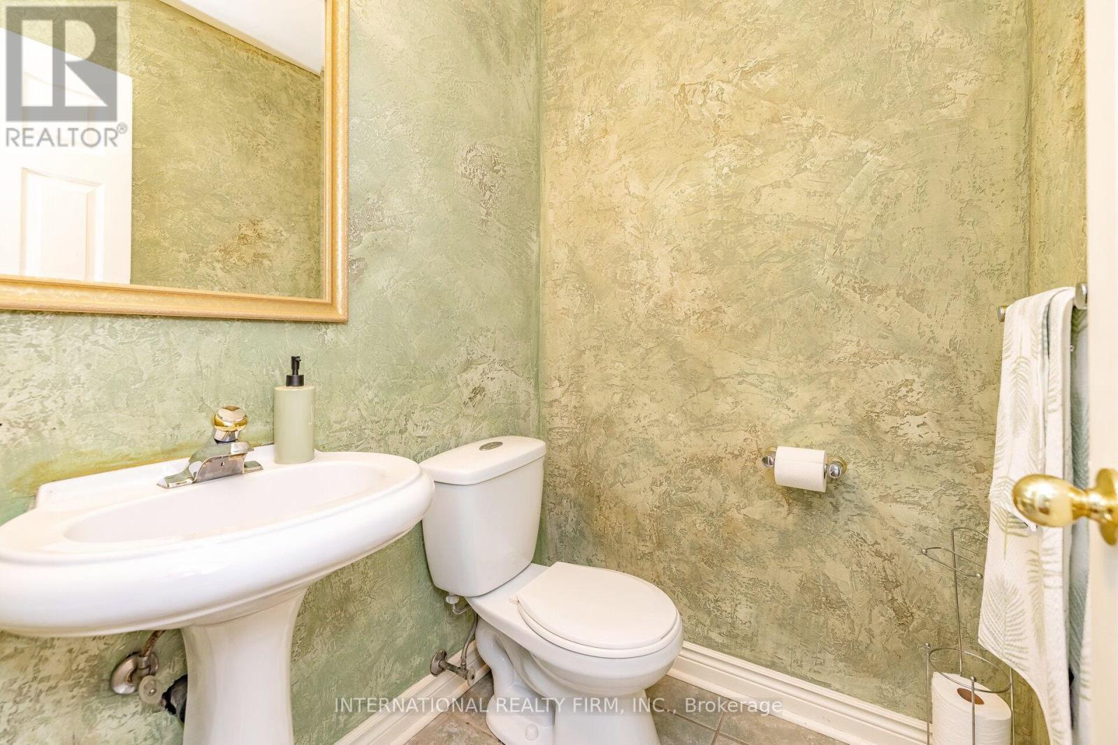 1236 Fleet Street, Mississauga, ON - Indoor Photo Showing Bathroom