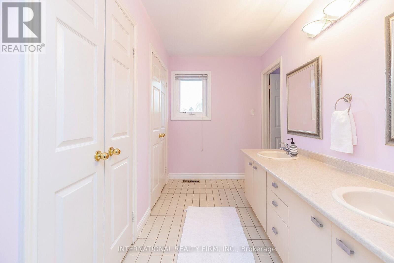 1236 Fleet Street, Mississauga, ON - Indoor Photo Showing Bathroom