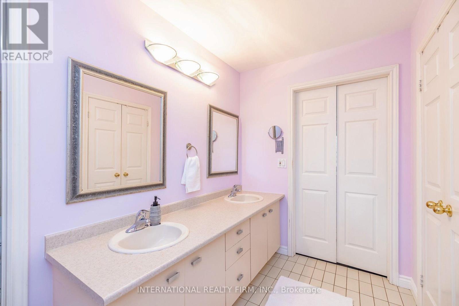1236 Fleet Street, Mississauga, ON - Indoor Photo Showing Bathroom