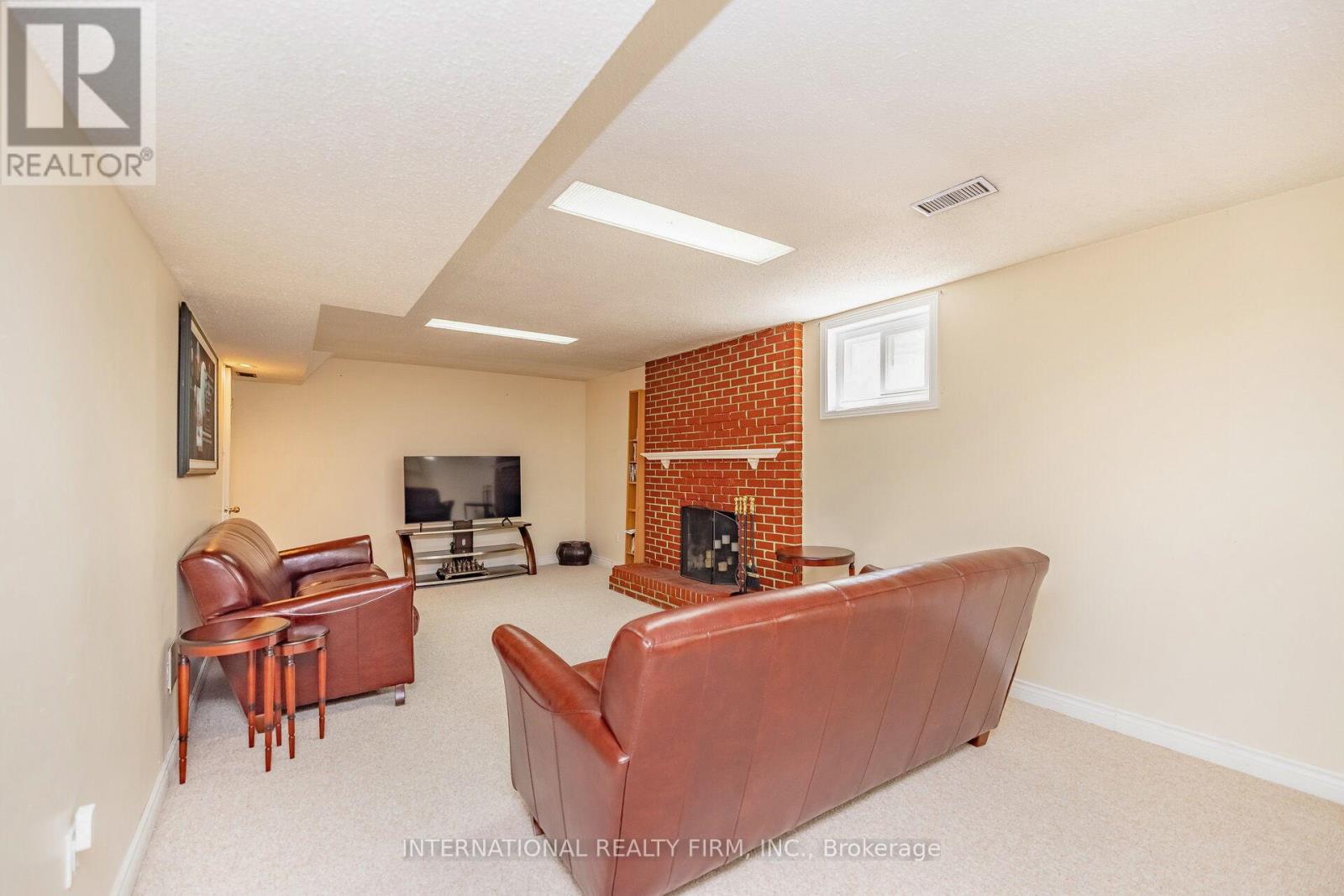 1236 Fleet Street, Mississauga, ON - Indoor With Fireplace
