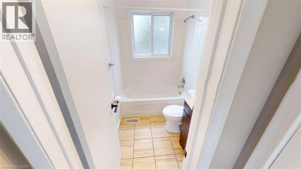 24 Burn Place, Kitchener, ON - Indoor Photo Showing Bathroom