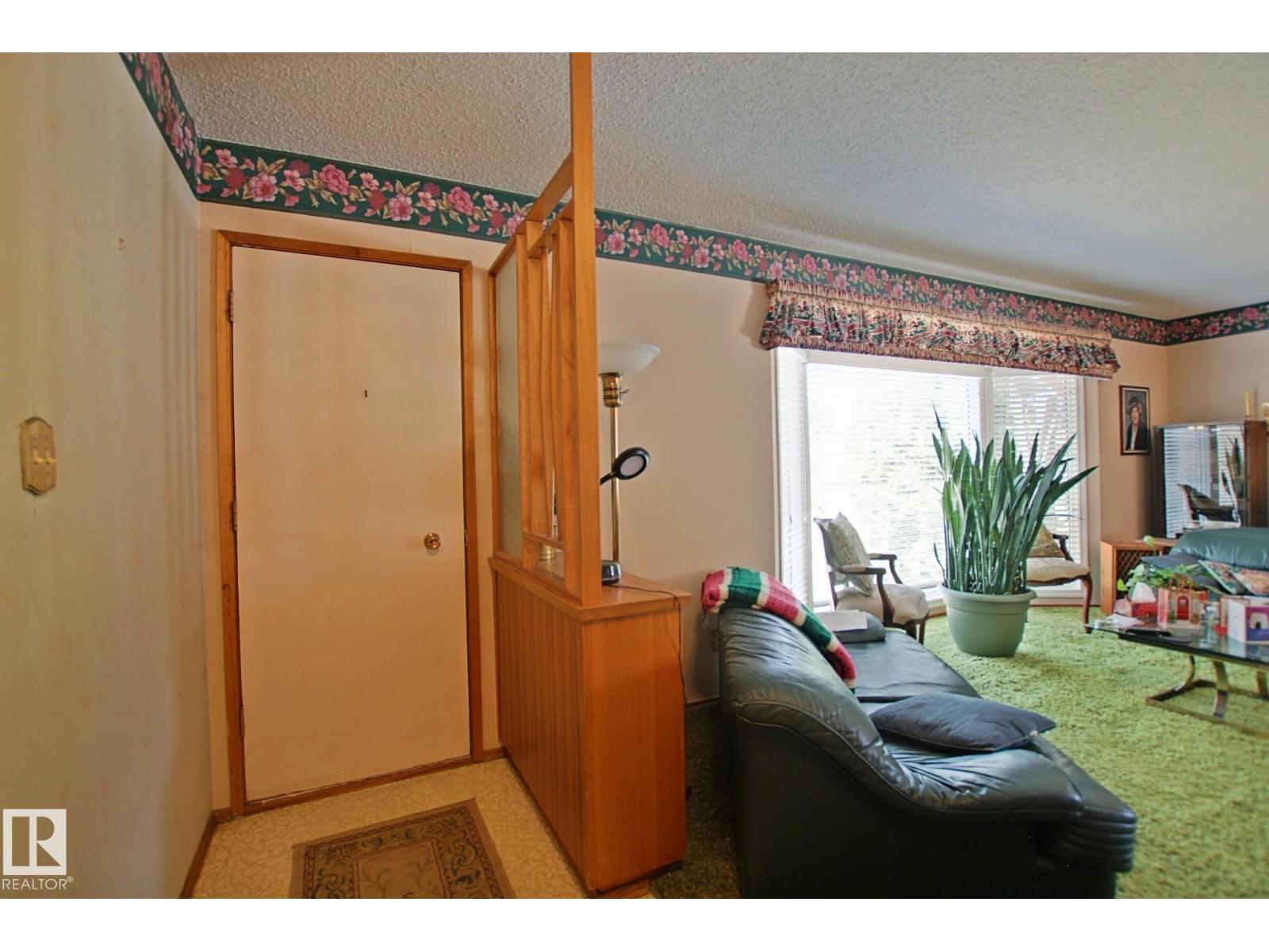 3539 104 St Nw, Edmonton, AB