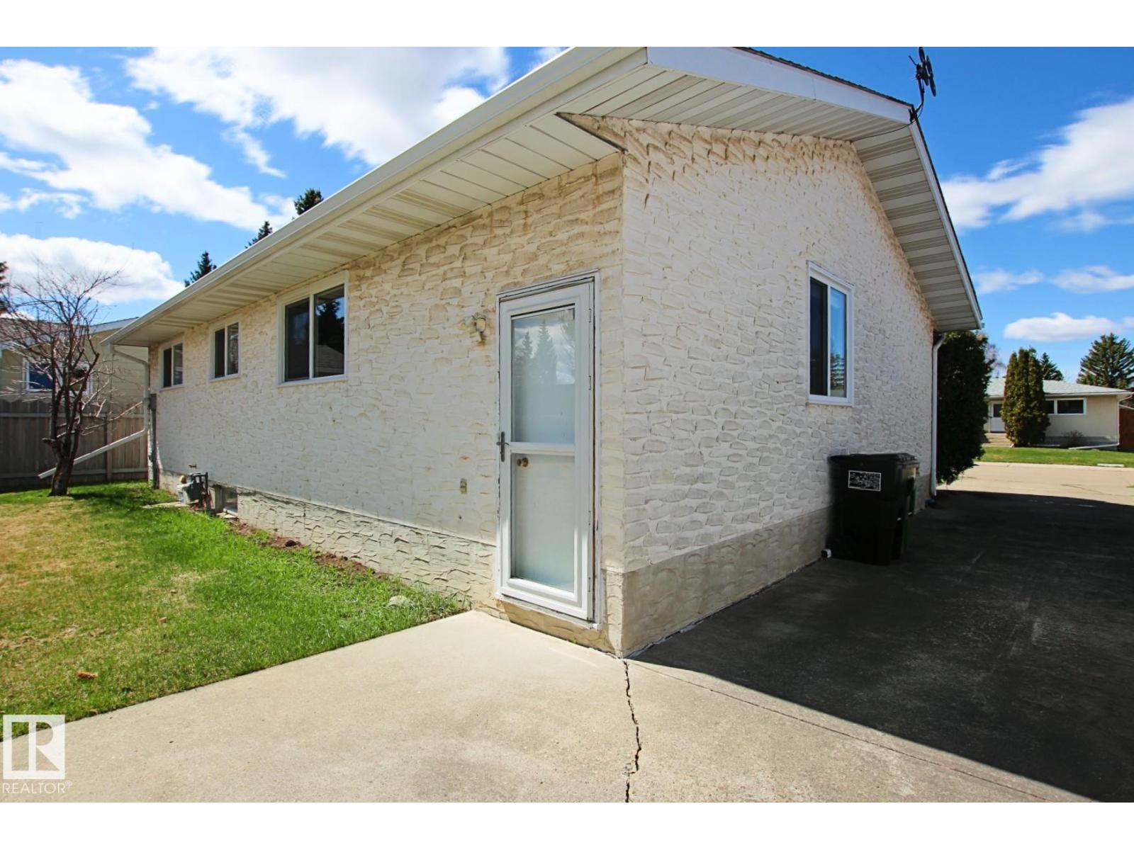 3539 104 St Nw, Edmonton, AB
