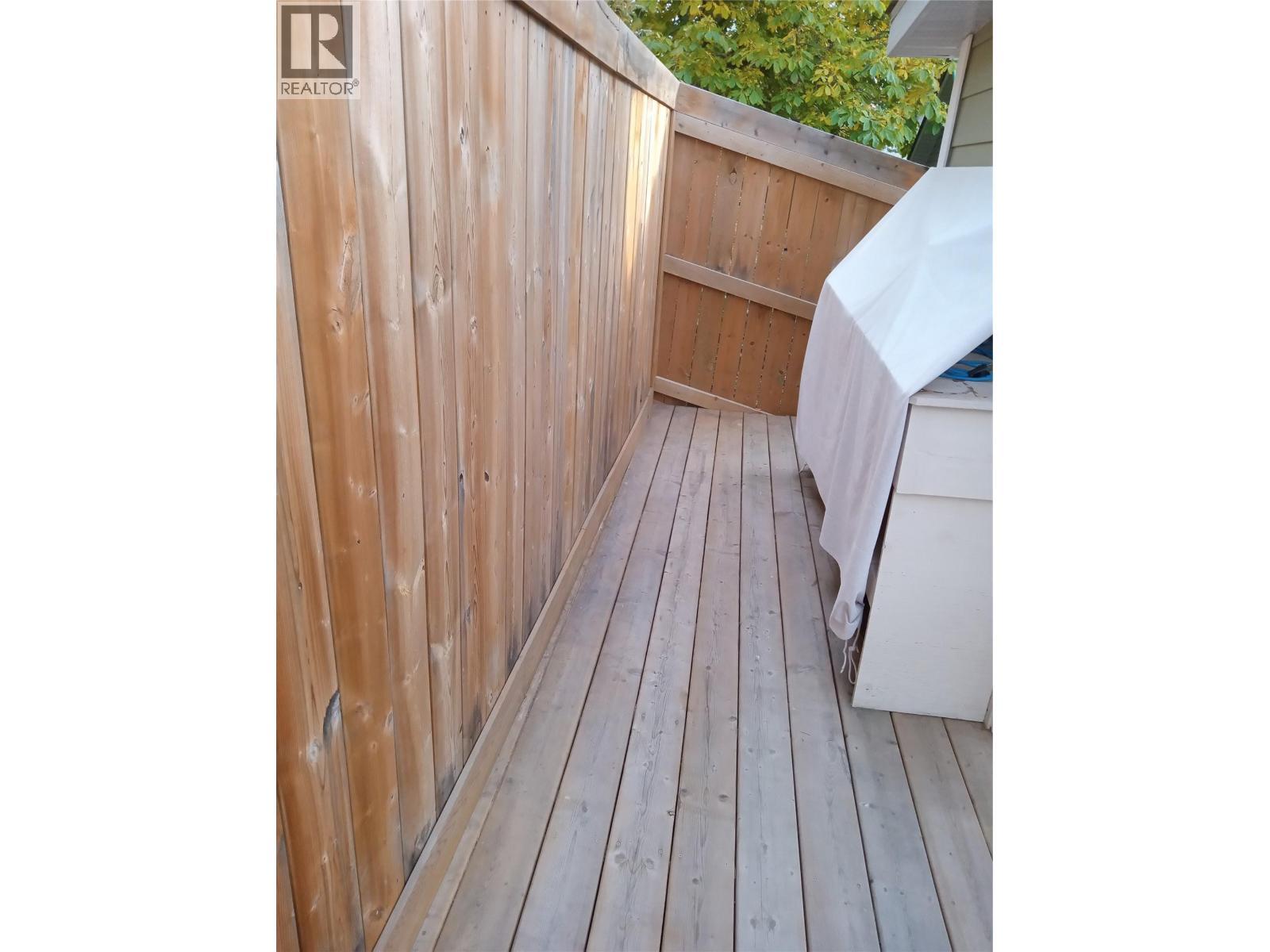 318 8Th Avenue, Creston, BC - Outdoor With Exterior
