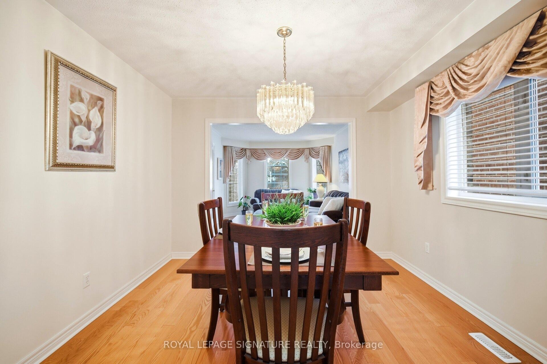 52 Durham Street, Halton Hills, ON - Indoor Photo Showing Dining Room