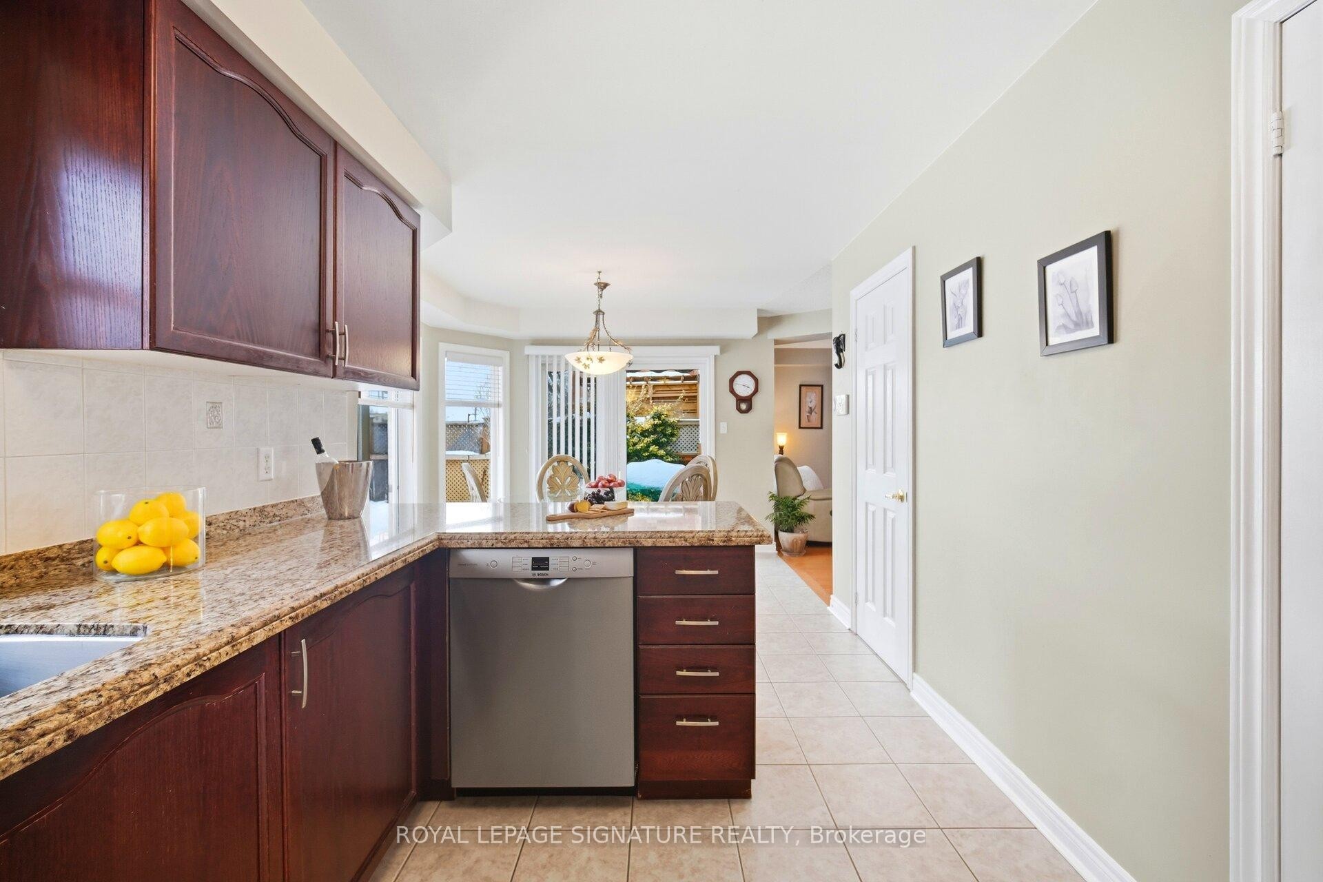 52 Durham Street, Halton Hills, ON - Indoor Photo Showing Kitchen