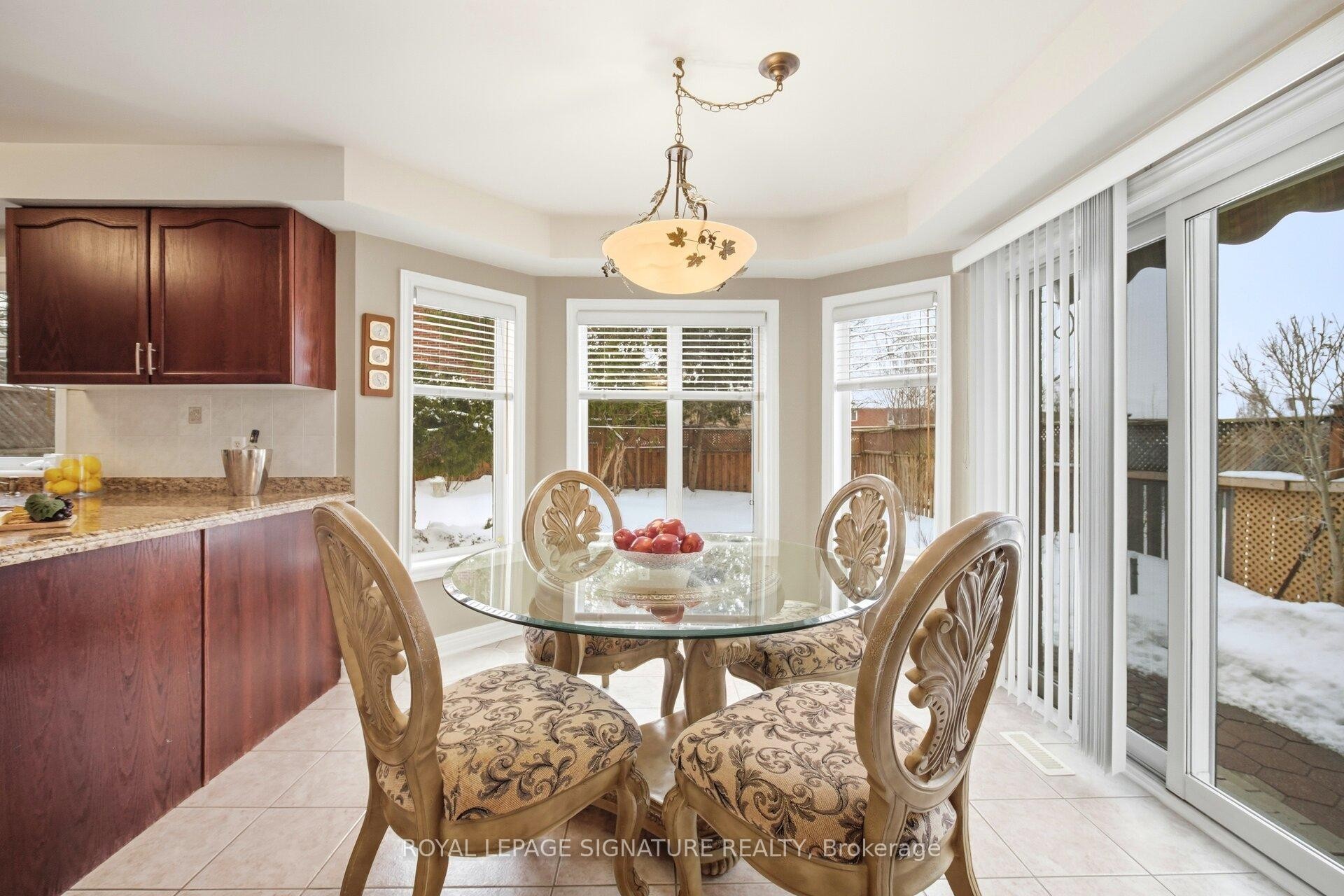 52 Durham Street, Halton Hills, ON - Indoor Photo Showing Dining Room