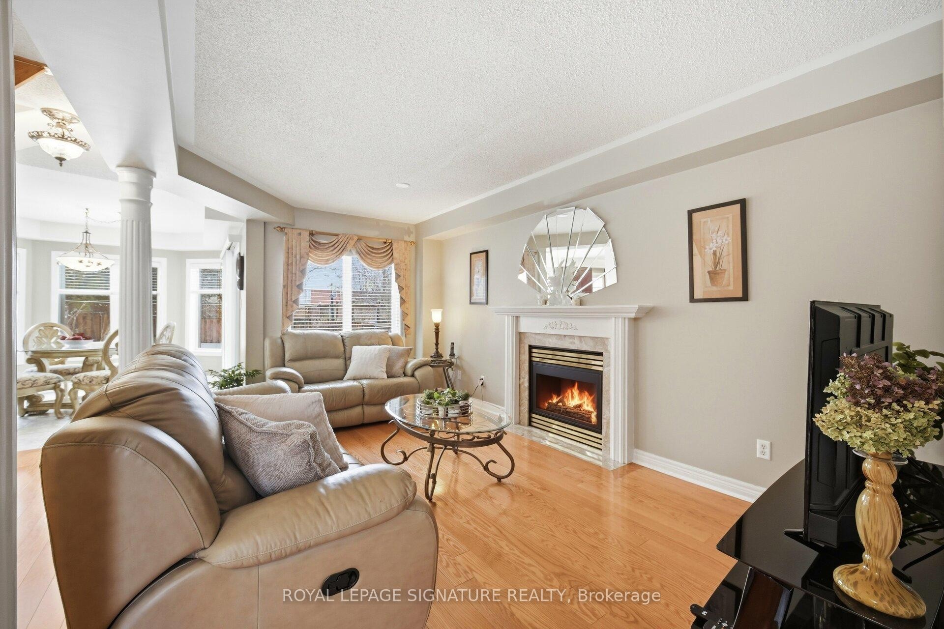 52 Durham Street, Halton Hills, ON - Indoor Photo Showing Living Room With Fireplace