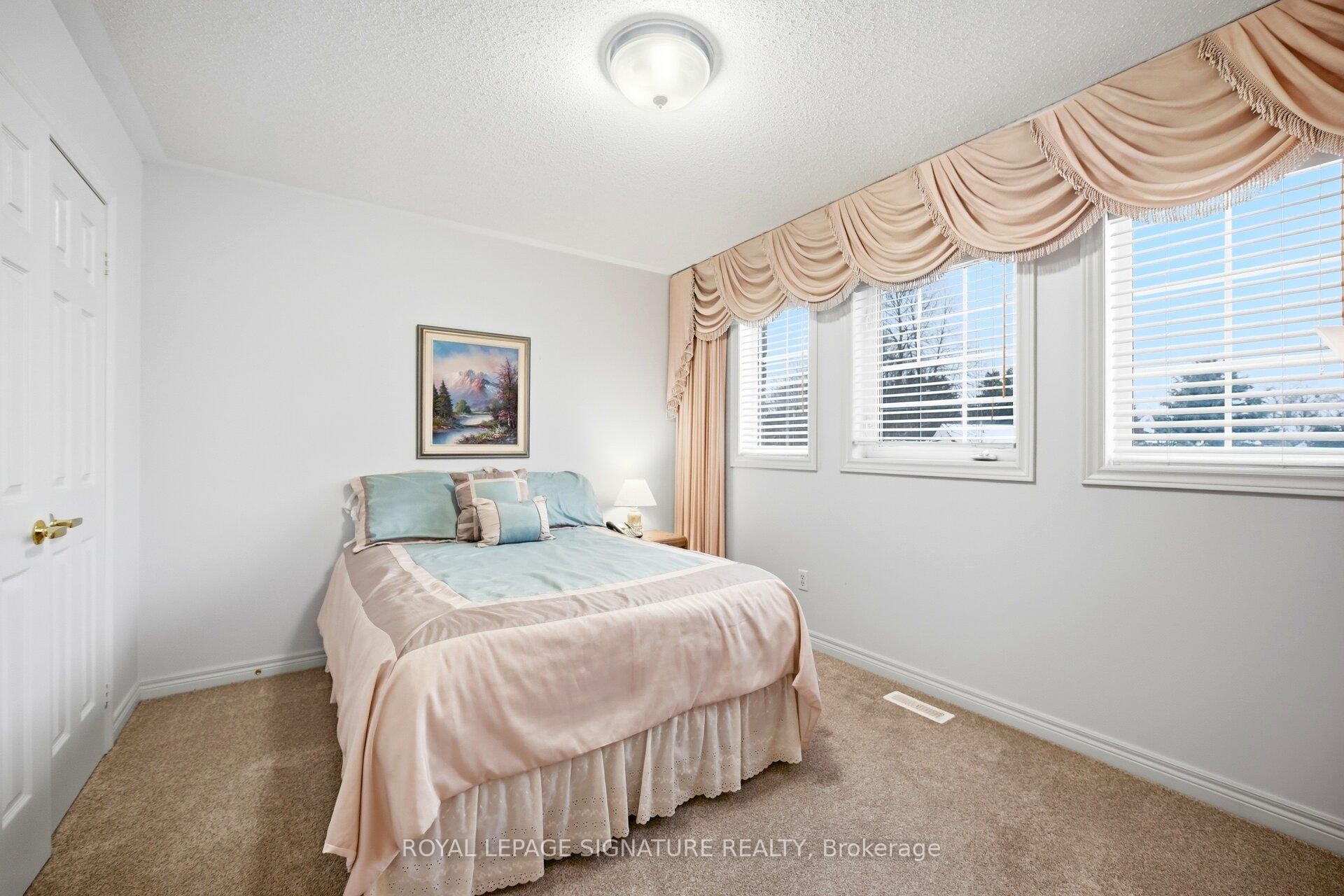 52 Durham Street, Halton Hills, ON - Indoor Photo Showing Bedroom