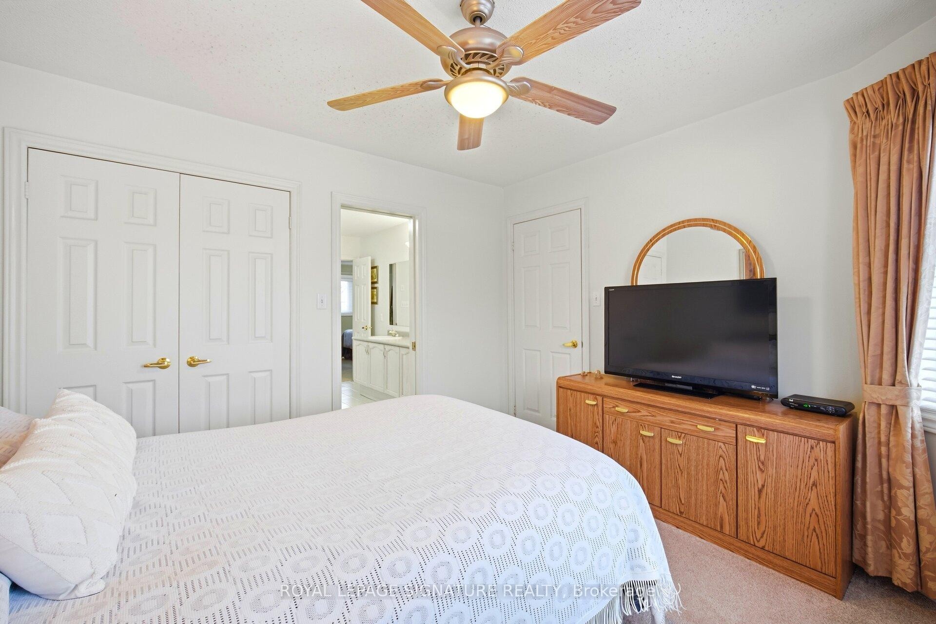 52 Durham Street, Halton Hills, ON - Indoor Photo Showing Bedroom
