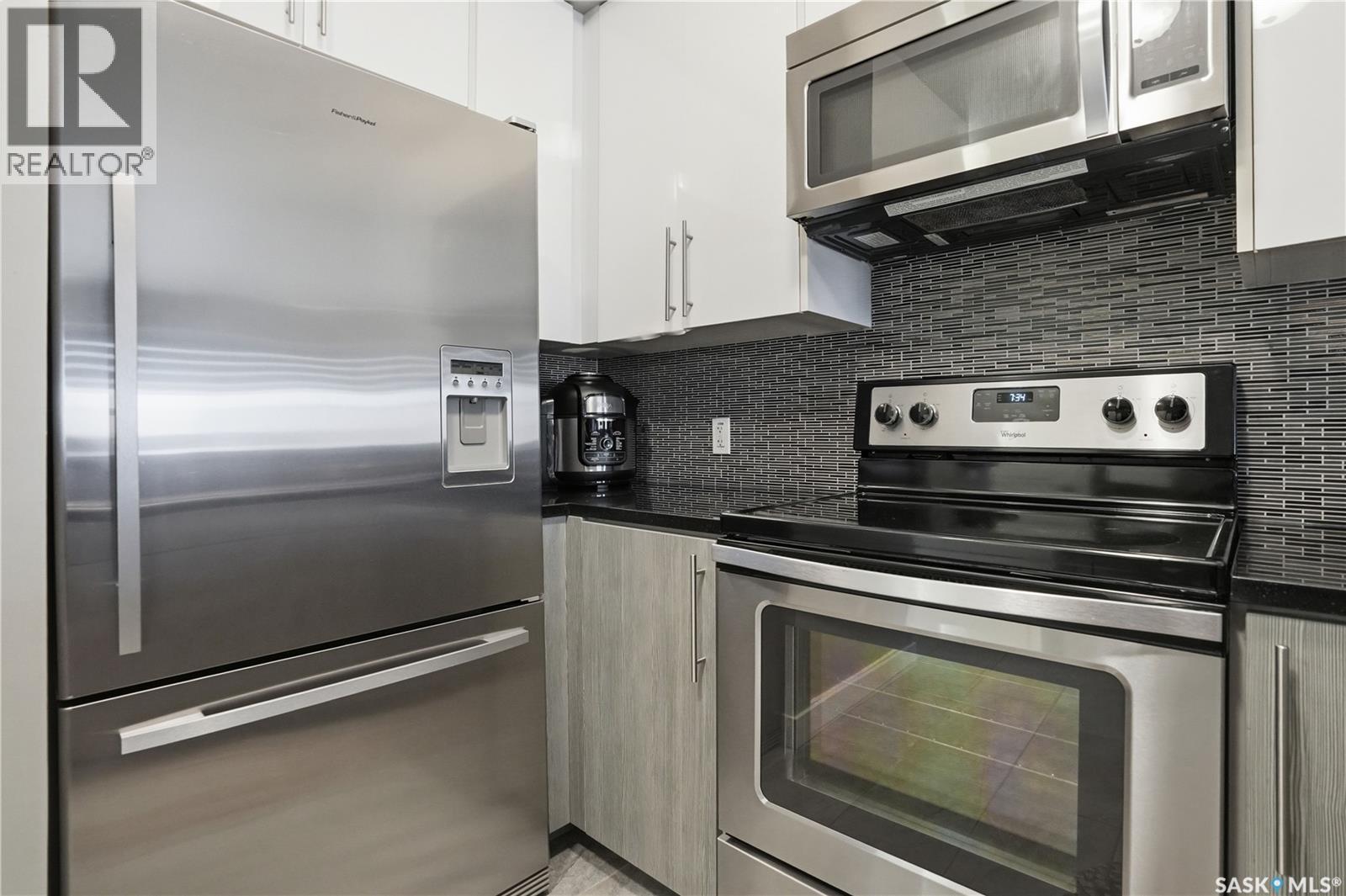 206 2255 Angus Street, Regina, SK - Indoor Photo Showing Kitchen With Upgraded Kitchen