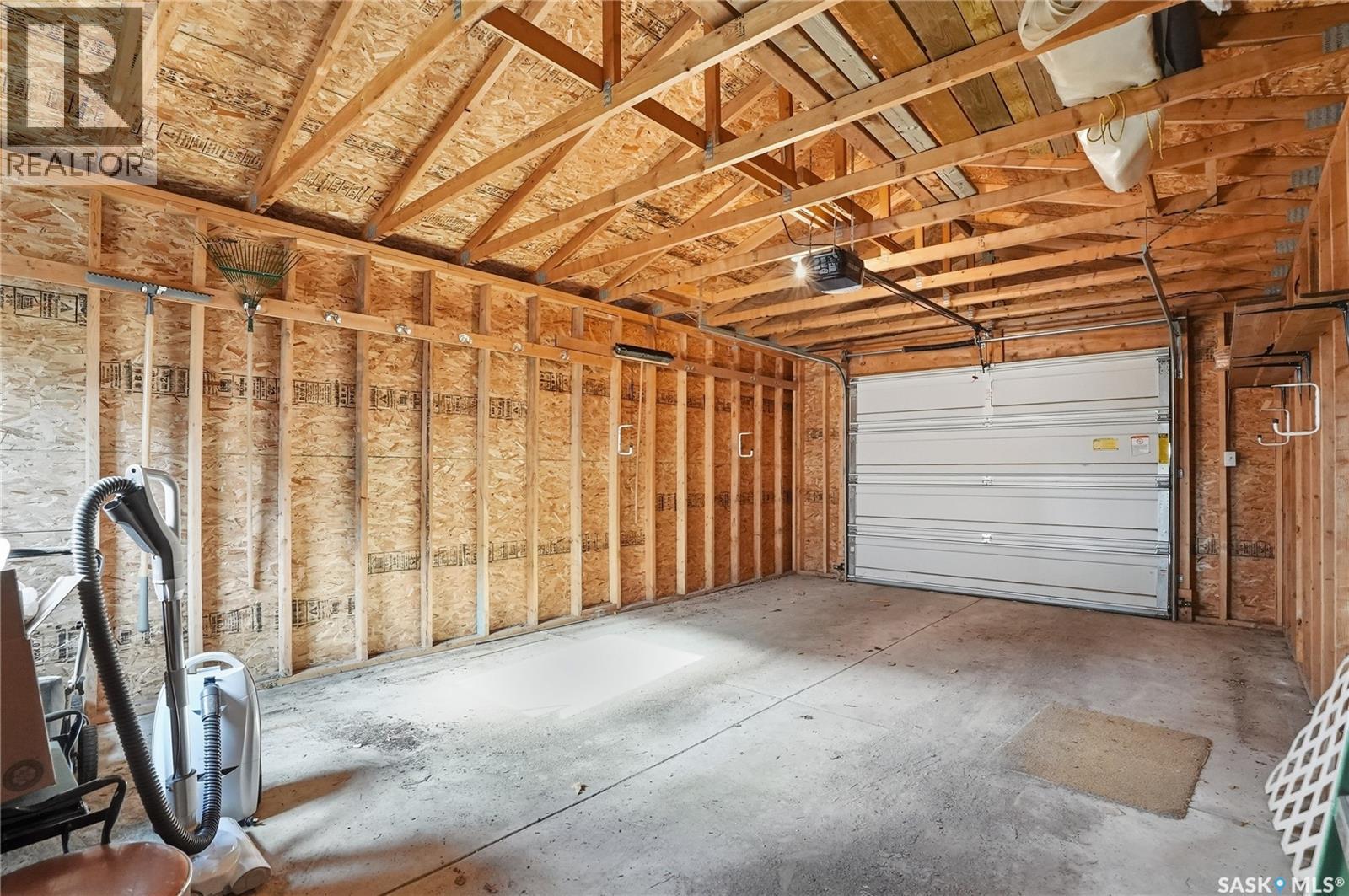 1426B C Avenue N, Saskatoon, SK - Indoor Photo Showing Garage