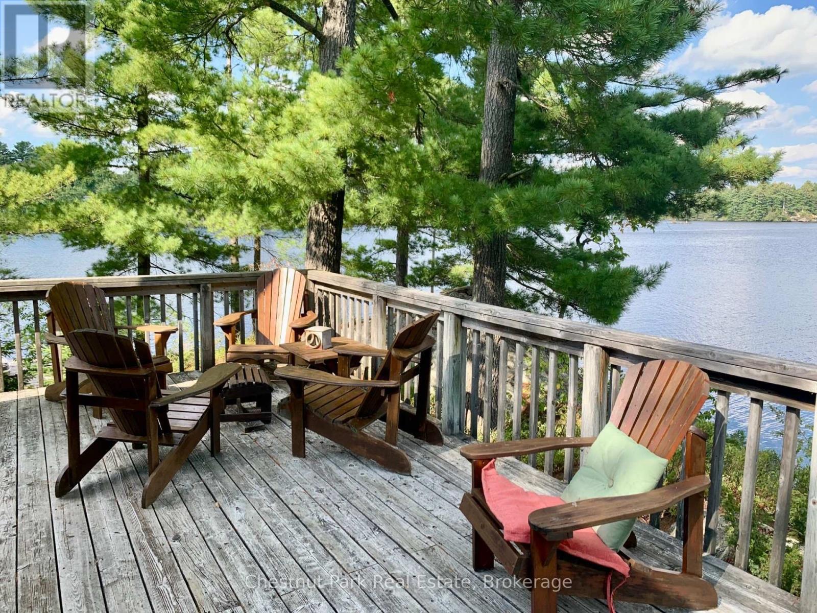 multiple outdoor gathering spots - 1 Rose Island, Gravenhurst (Morrison), ON - Outdoor With Deck Patio Veranda With Exterior