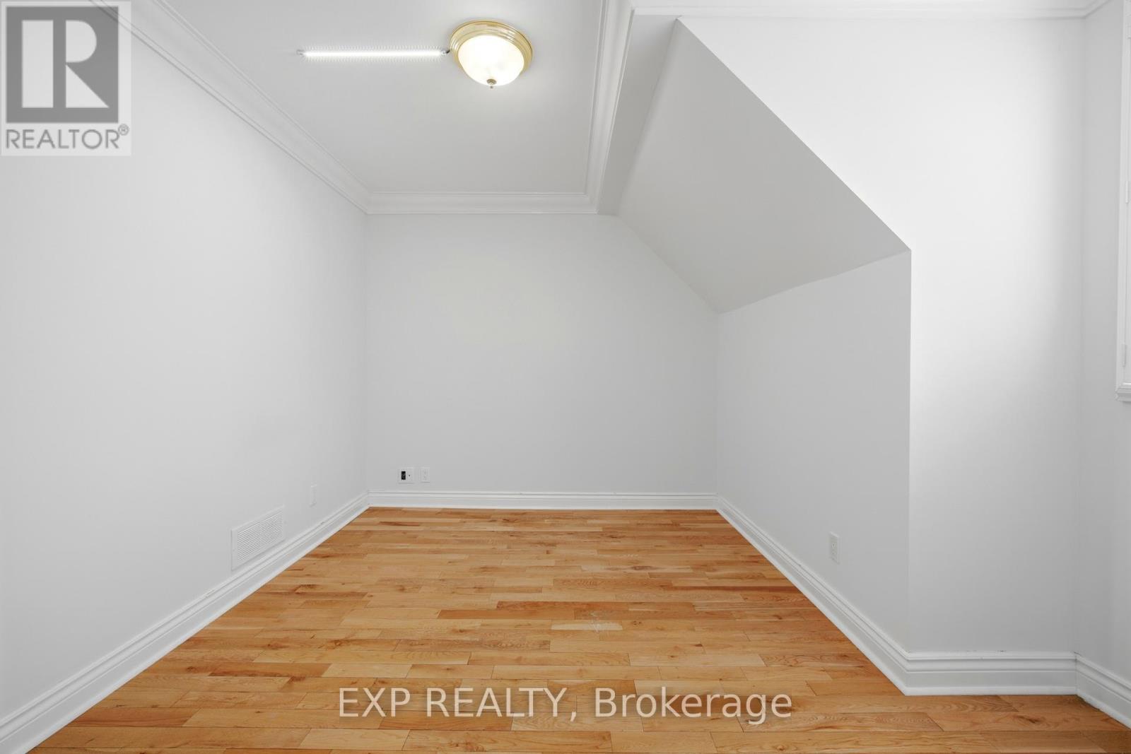2065 Westfield Drive, Mississauga, ON - Indoor Photo Showing Other Room