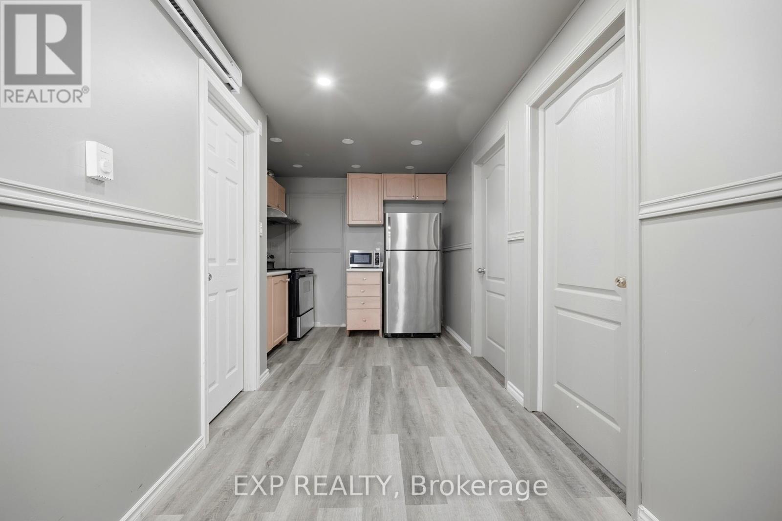 2065 Westfield Drive, Mississauga, ON - Indoor Photo Showing Other Room