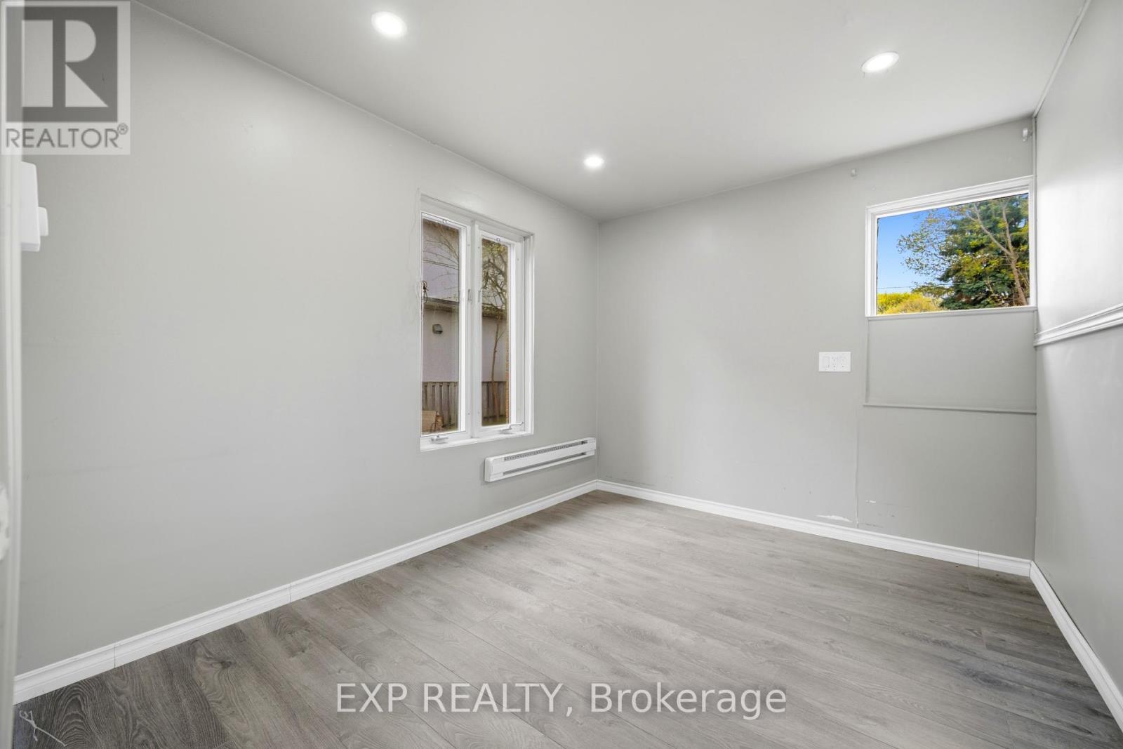 2065 Westfield Drive, Mississauga, ON - Indoor Photo Showing Other Room