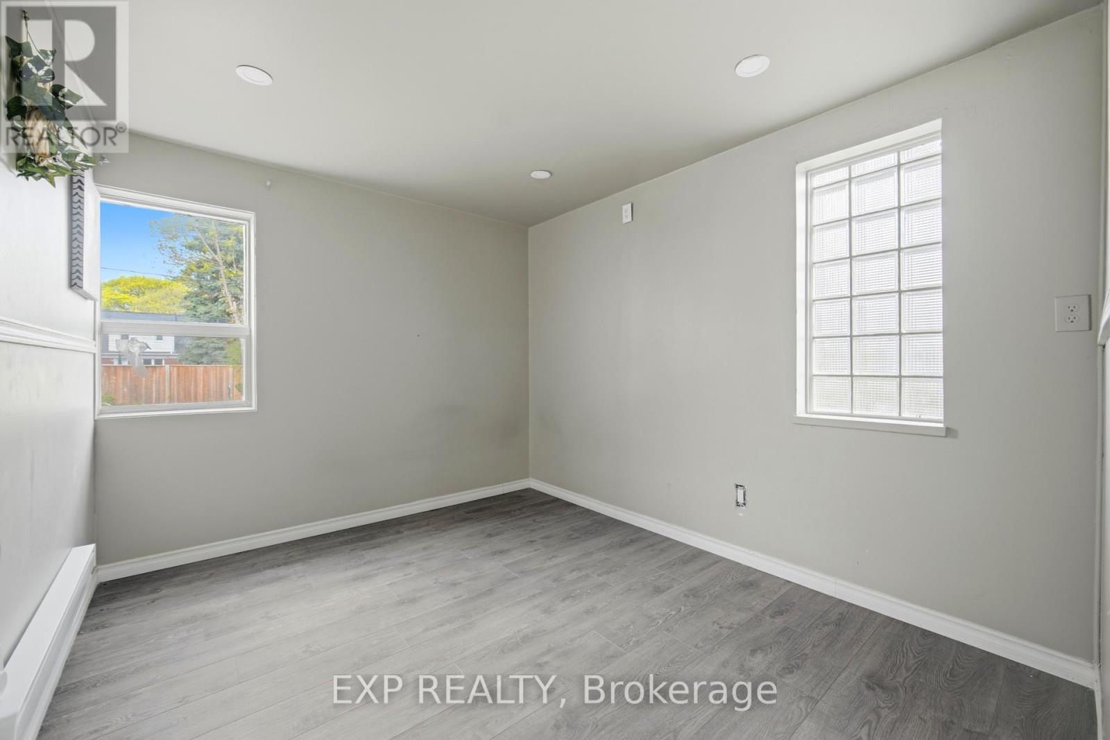 2065 Westfield Drive, Mississauga, ON - Indoor Photo Showing Other Room