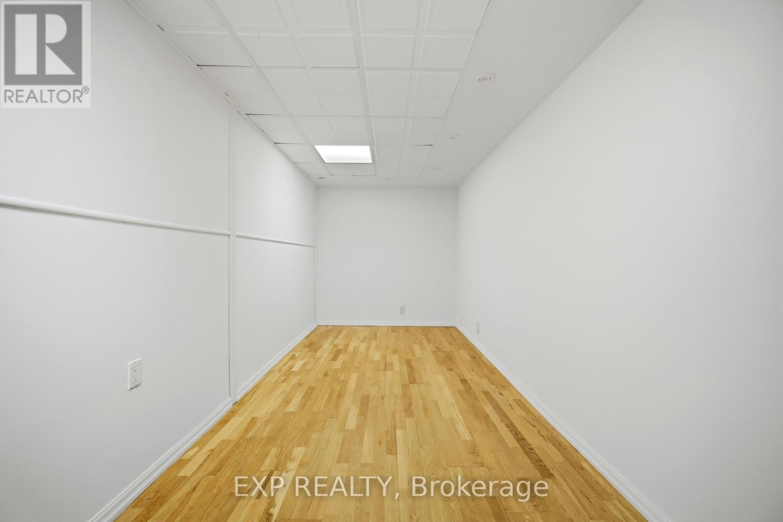 2065 Westfield Drive, Mississauga, ON - Indoor Photo Showing Other Room