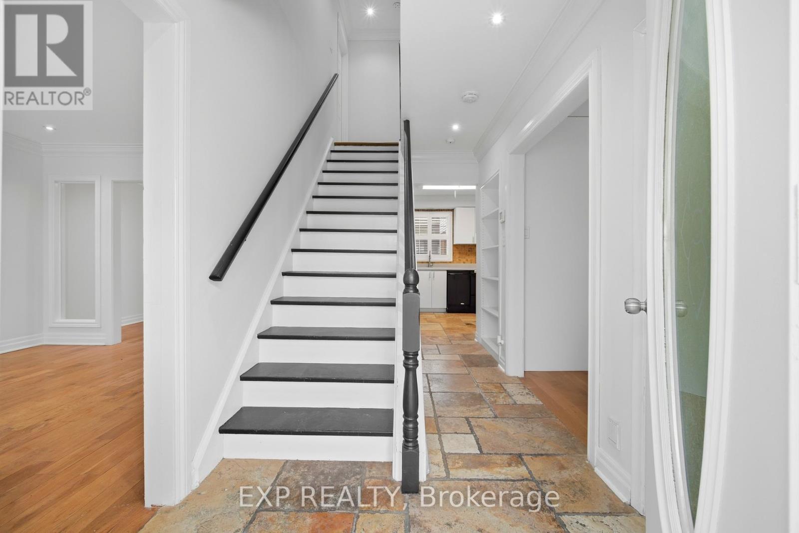 2065 Westfield Drive, Mississauga, ON - Indoor Photo Showing Other Room