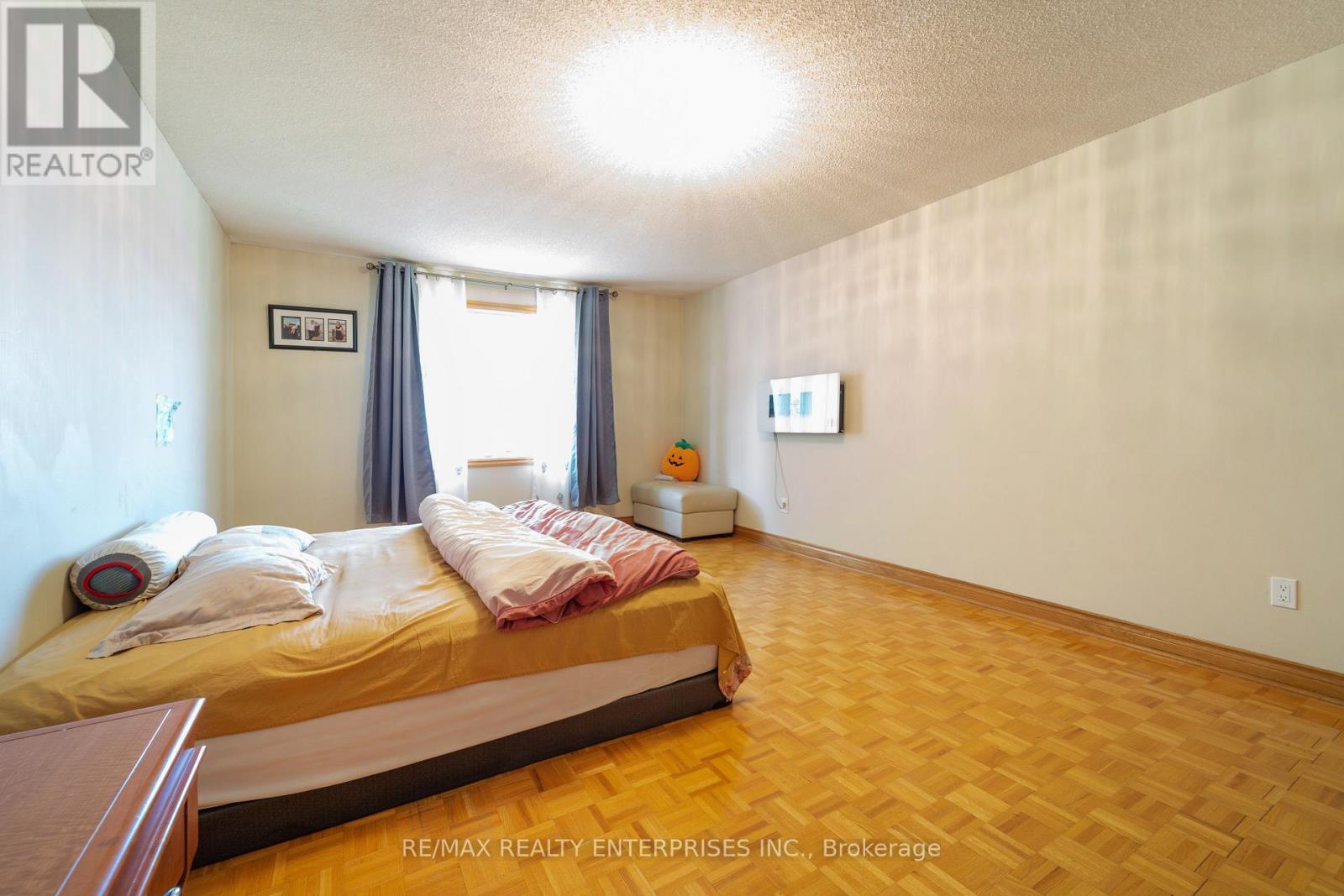 1351 Haig Boulevard, Mississauga, ON - Indoor Photo Showing Bedroom