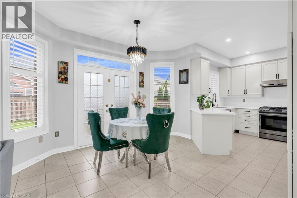 3377 Destination Drive, Mississauga, ON - Indoor Photo Showing Dining Room