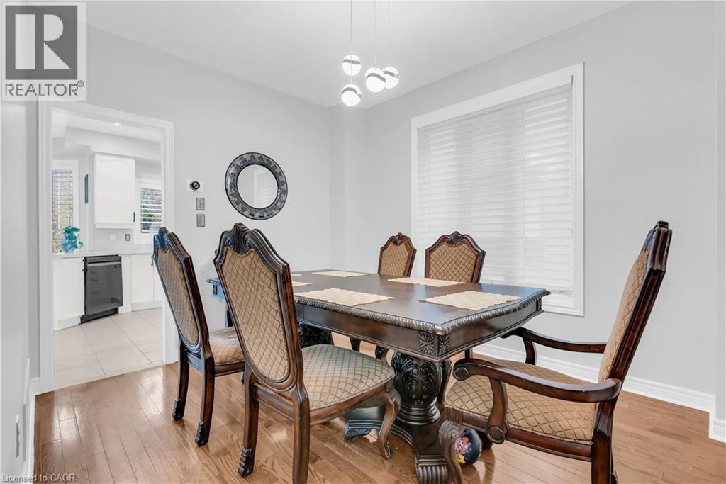 3377 Destination Drive, Mississauga, ON - Indoor Photo Showing Dining Room