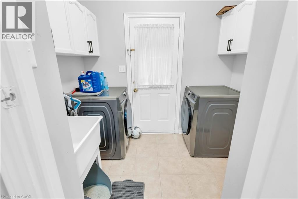 3377 Destination Drive, Mississauga, ON - Indoor Photo Showing Laundry Room