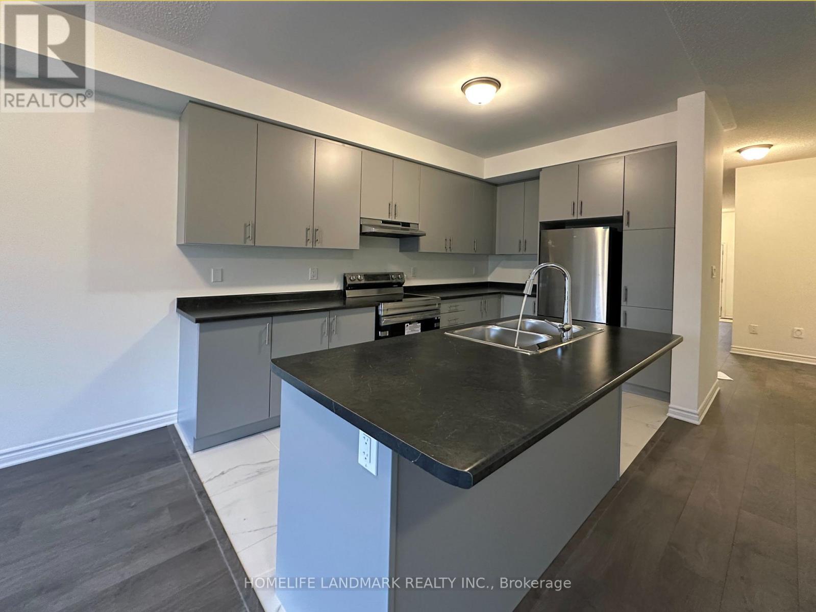 41 Sapphire Way, Thorold, ON - Indoor Photo Showing Kitchen With Double Sink