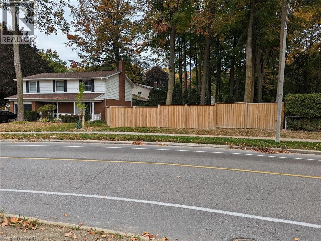 Existing two-story residence beside severed lot. - 462 Hazel Street, Waterloo, ON