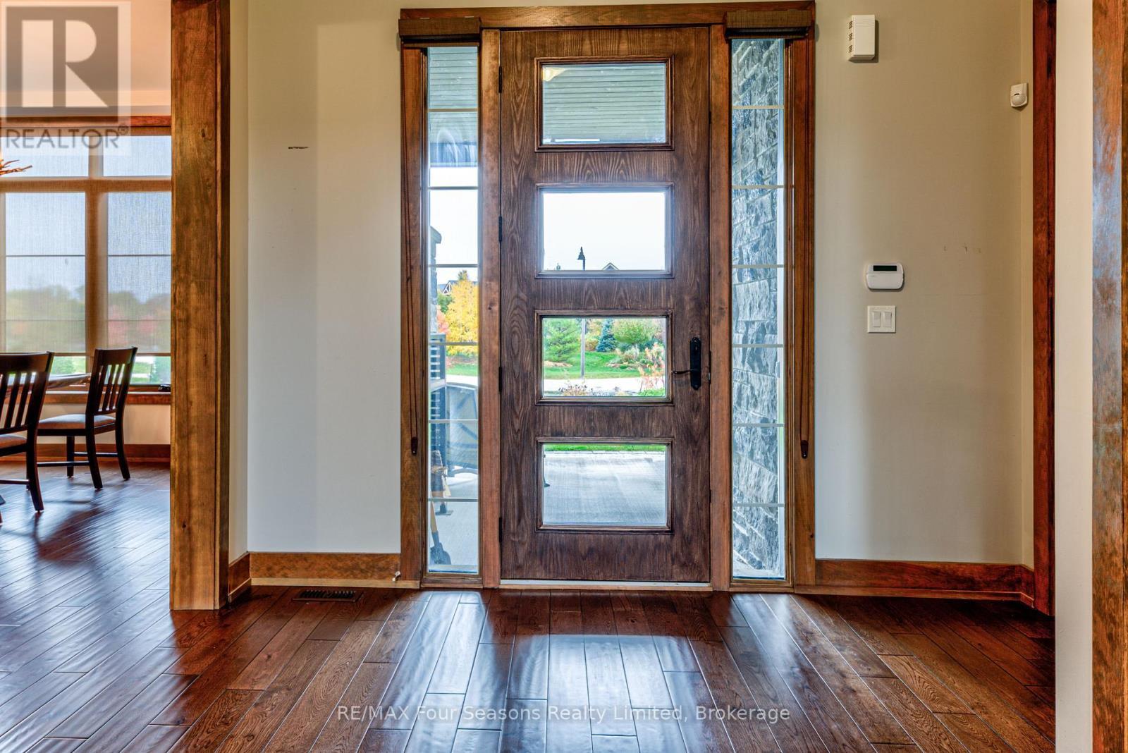 9 Windrose Valley Boulevard, Clearview, ON - Indoor Photo Showing Other Room