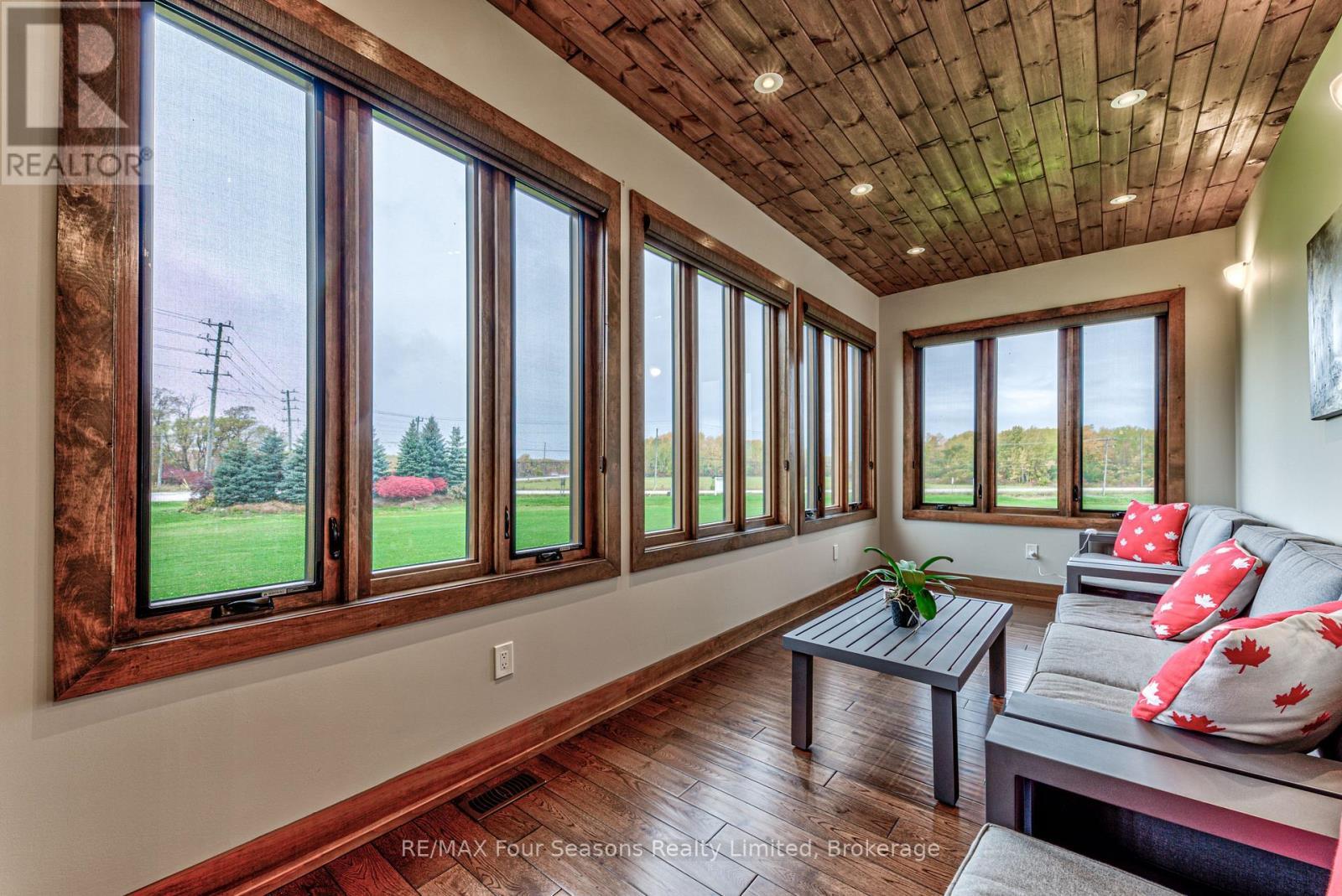 9 Windrose Valley Boulevard, Clearview, ON - Indoor