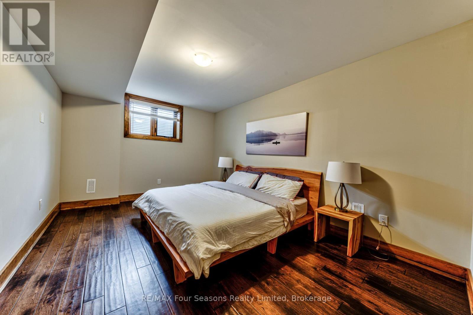 9 Windrose Valley Boulevard, Clearview, ON - Indoor Photo Showing Bedroom