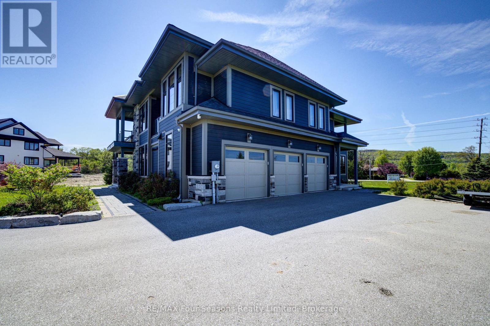 9 Windrose Valley Boulevard, Clearview, ON - Outdoor