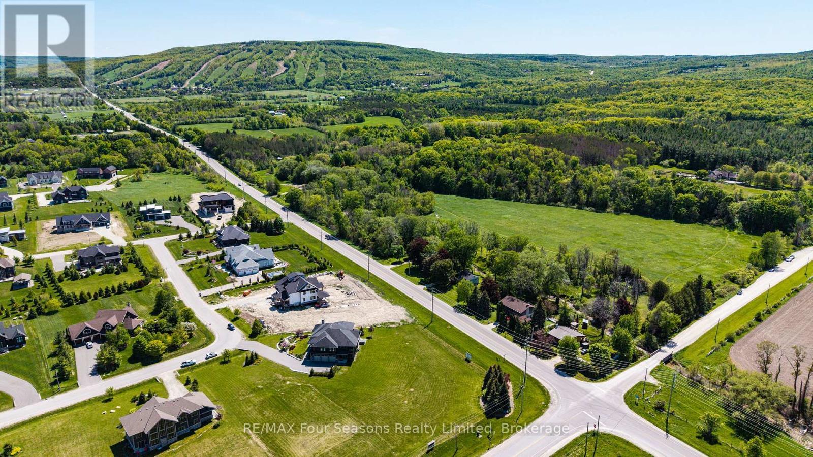 9 Windrose Valley Boulevard, Clearview, ON - Outdoor With View