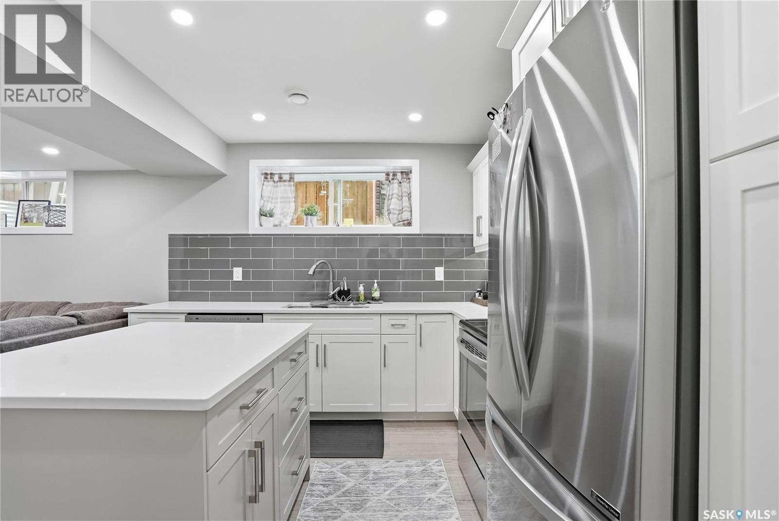 416 Golden Willow Way, Warman, SK - Indoor Photo Showing Kitchen With Upgraded Kitchen