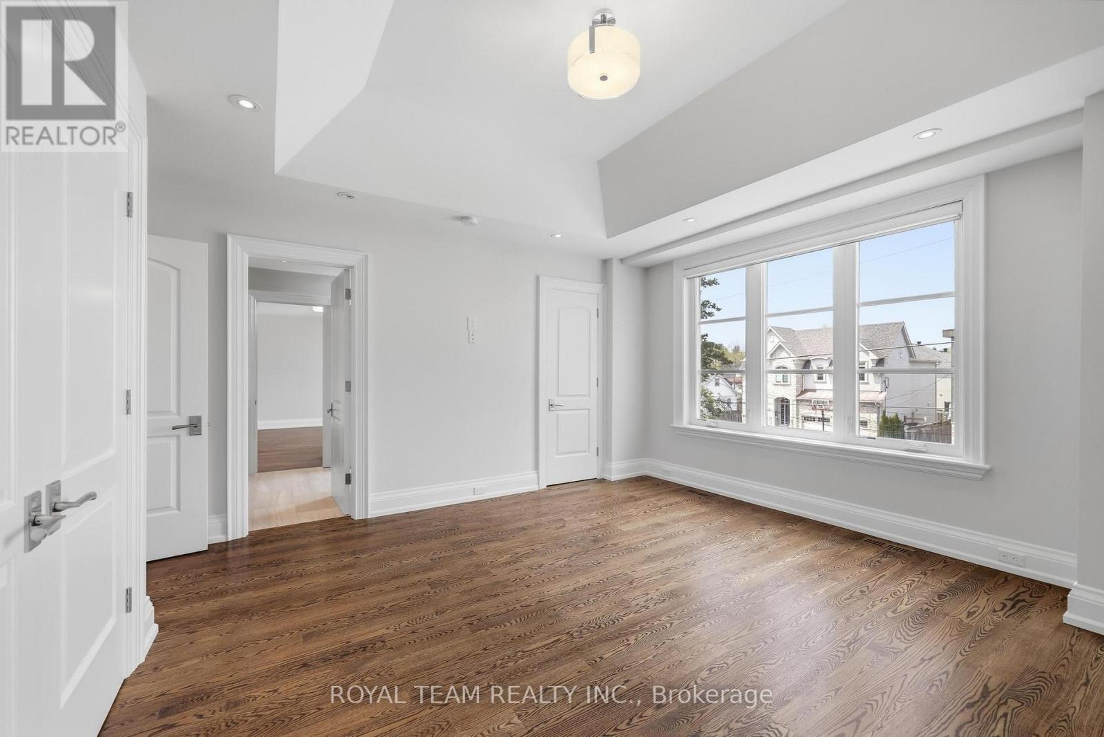 130 Elmwood Avenue, Richmond Hill, ON - Indoor Photo Showing Other Room