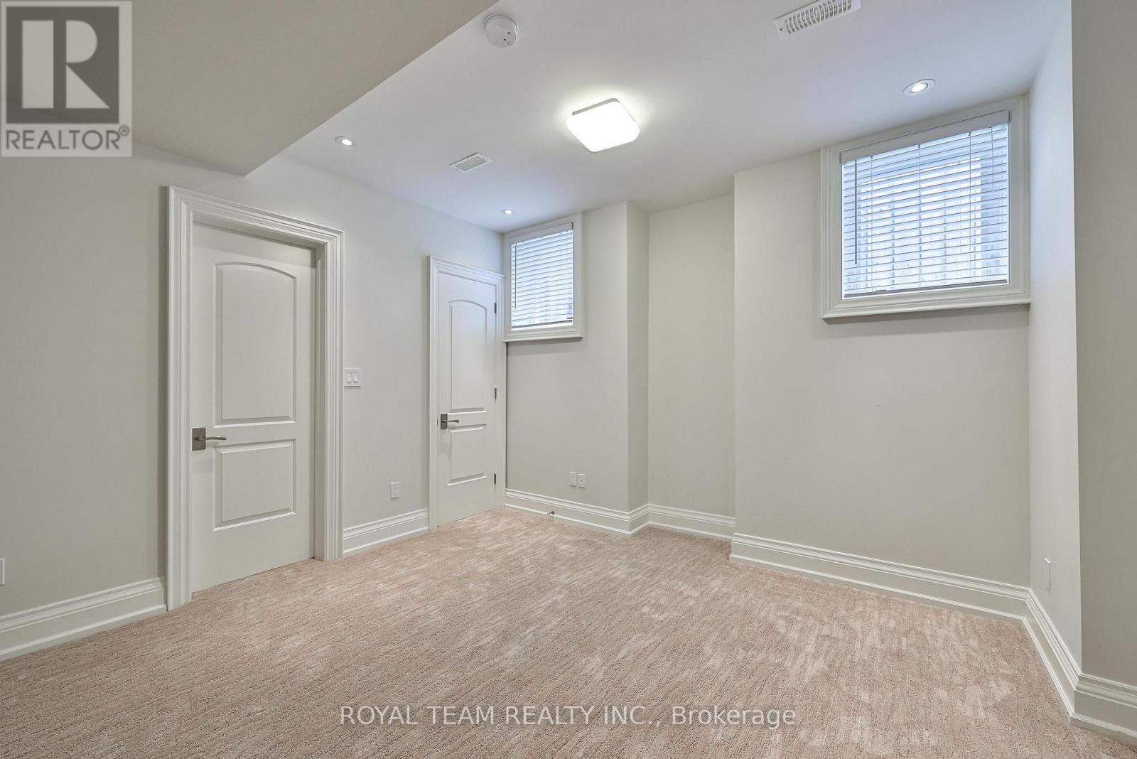 130 Elmwood Avenue, Richmond Hill, ON - Indoor Photo Showing Other Room