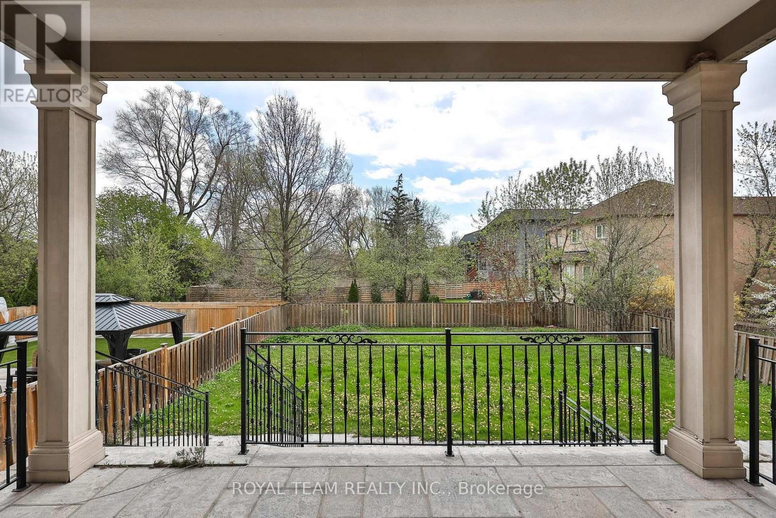 130 Elmwood Avenue, Richmond Hill, ON - Outdoor
