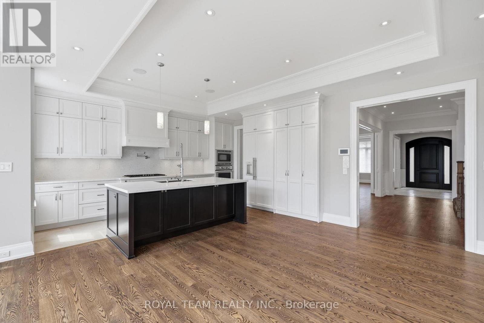 130 Elmwood Avenue, Richmond Hill, ON - Indoor Photo Showing Kitchen