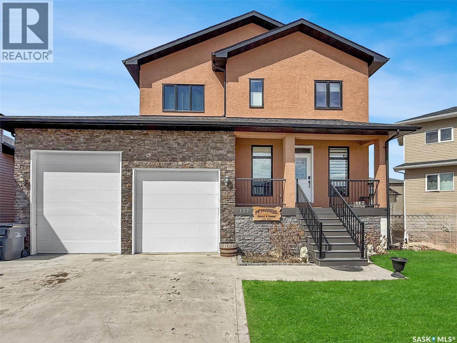 137 Valley Park Place, Swift Current, SK - Outdoor With Deck Patio Veranda