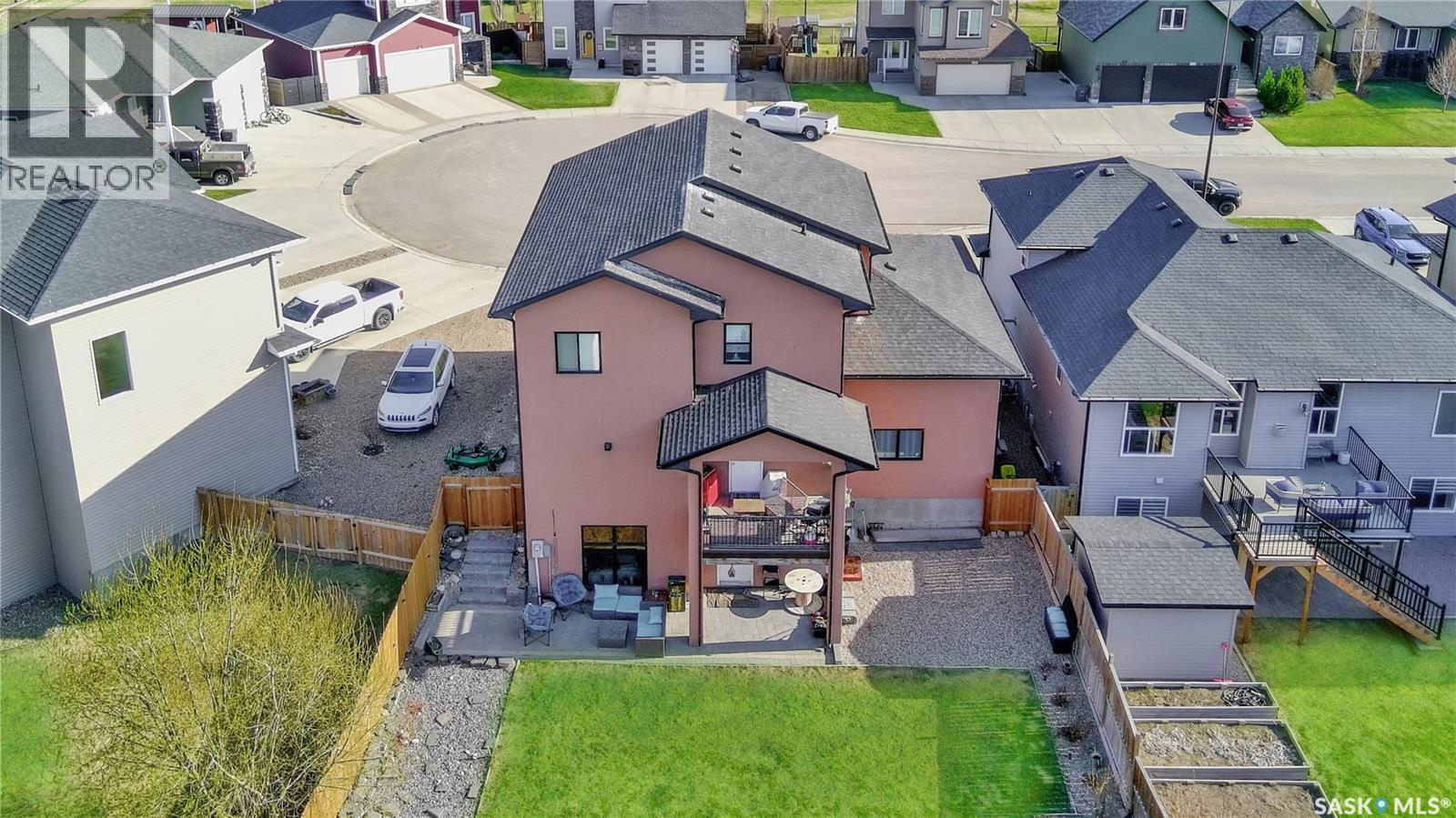 137 Valley Park Place, Swift Current, SK - Outdoor With Deck Patio Veranda