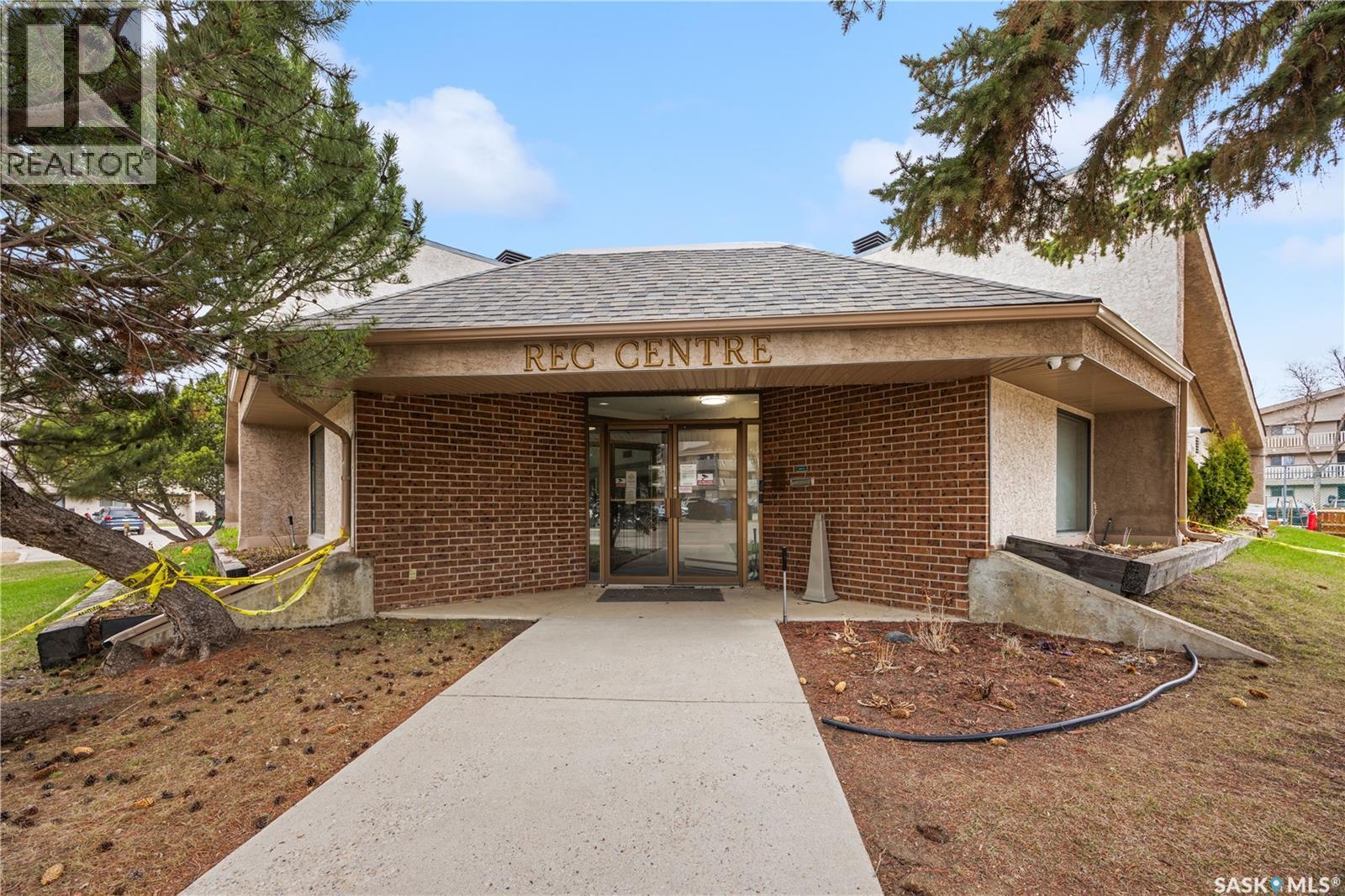 236 310 Stillwater Drive, Saskatoon, SK - Outdoor