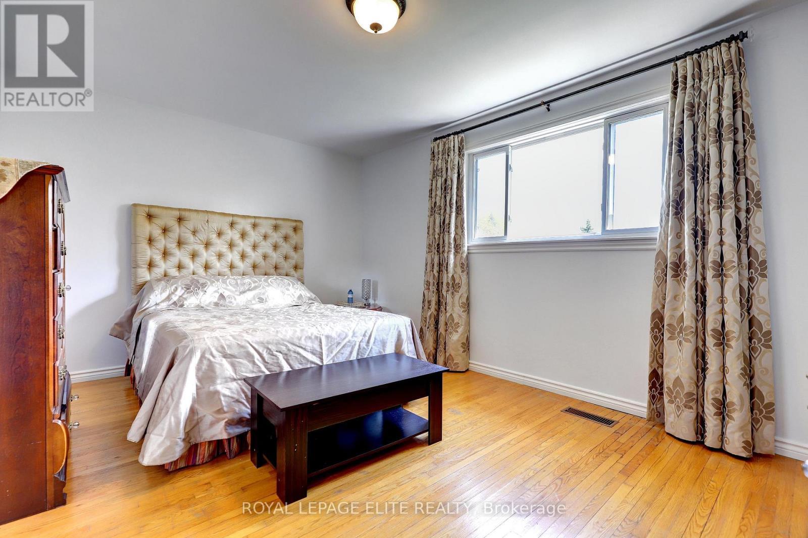 7113 Tamar Road, Mississauga, ON - Indoor Photo Showing Bedroom